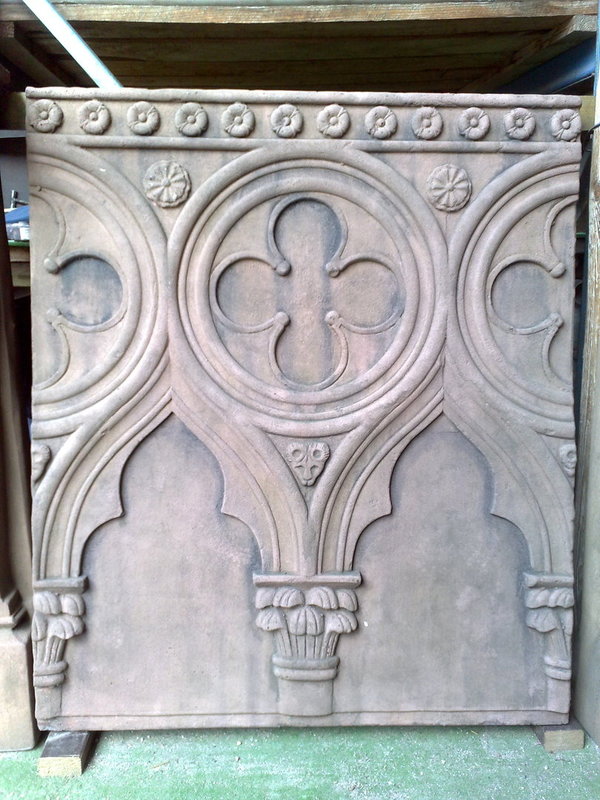 A 11 Relief Platte Gotisch